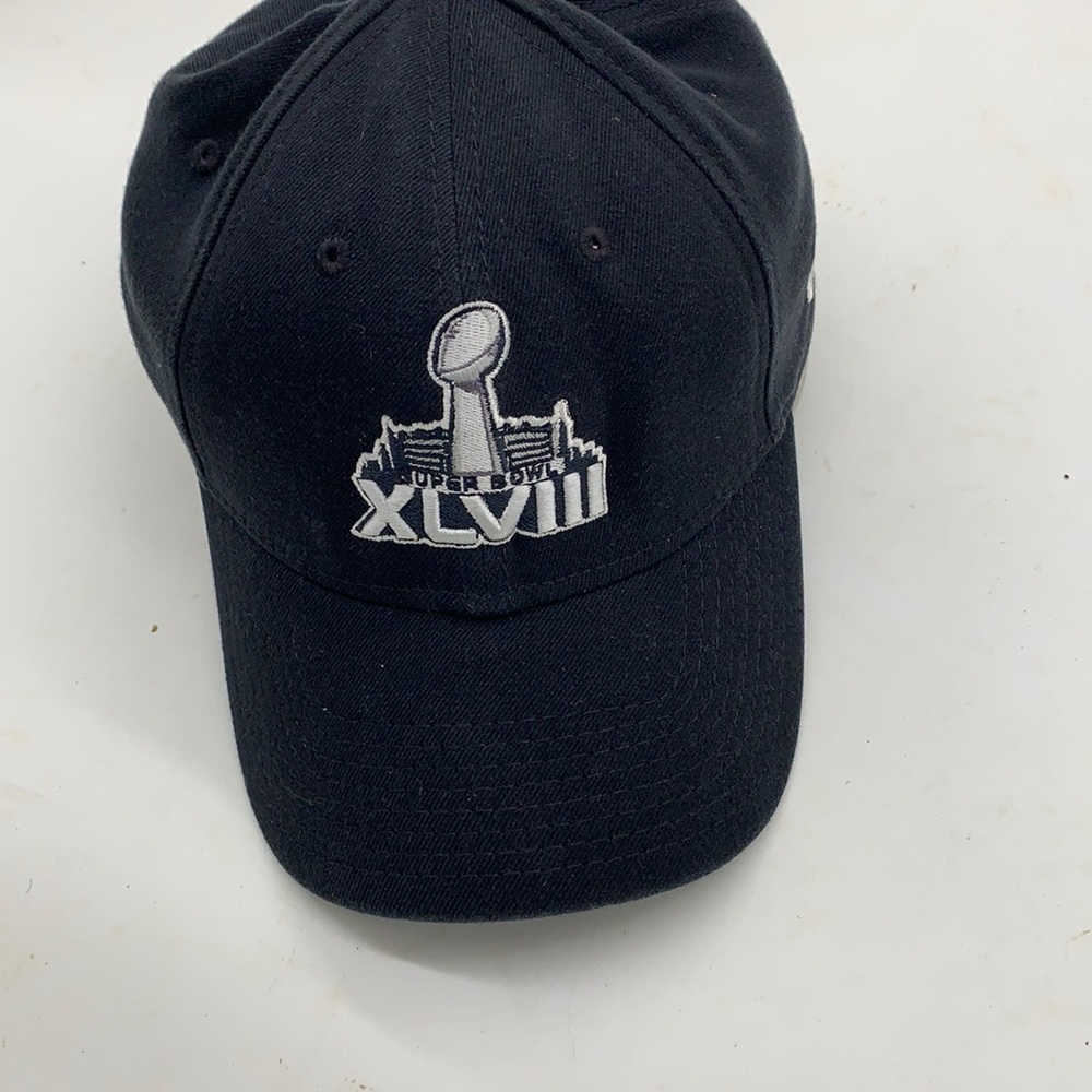 Super Bowl XLVIII hat in size small Seahawks vs Broncos